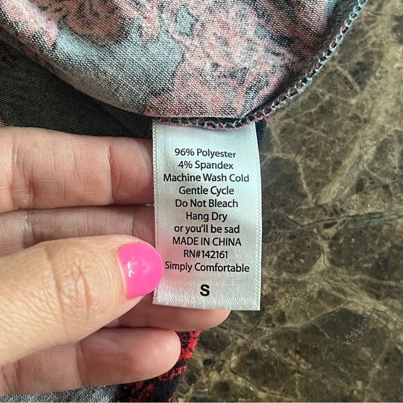 LulaRoe Womens Small 3/4 Sleeve Raglan Baseball Floral Tee - Picture 7 of 7